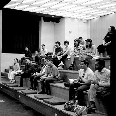 Корсеттегі сексуалдық онлайн Махаббат пен қиыншылықтардың қараңғылығы секс