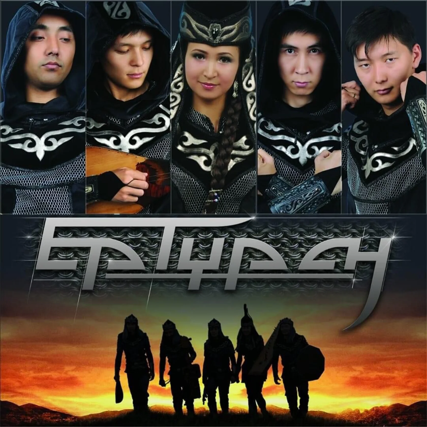 Үлкен кеуделер колготкаларды жыртып, трахты жасайтын порно көру