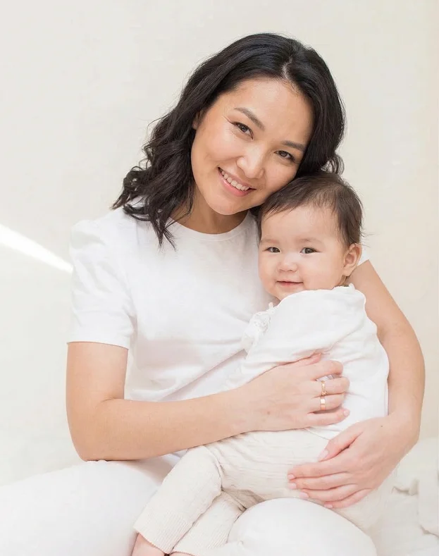 Счастливая мама с малышом